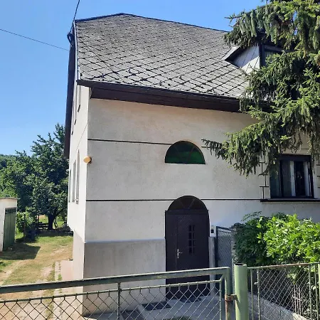 Várkapitány-lak Apartman Csesznek