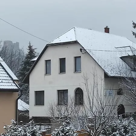 Várkapitány-lak Apartman Csesznek